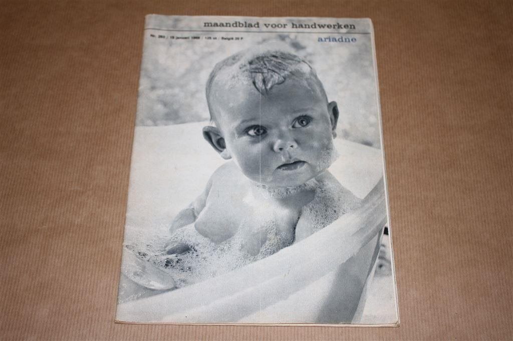 Ariadne - Maandblad voor handwerken - 1968 !!, Boeken, Hobby en Vrije tijd, Ophalen of Verzenden, Gelezen, Overige onderwerpen