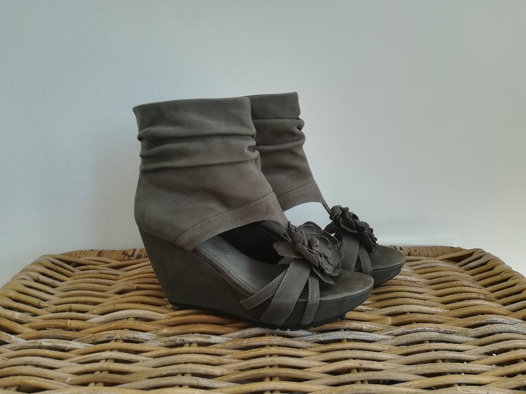 Kennel & Schmenger Wedges Leer Grijs maat 39, Nieuw, Grijs, Kennel & Schmenger, Sandalen of Muiltjes