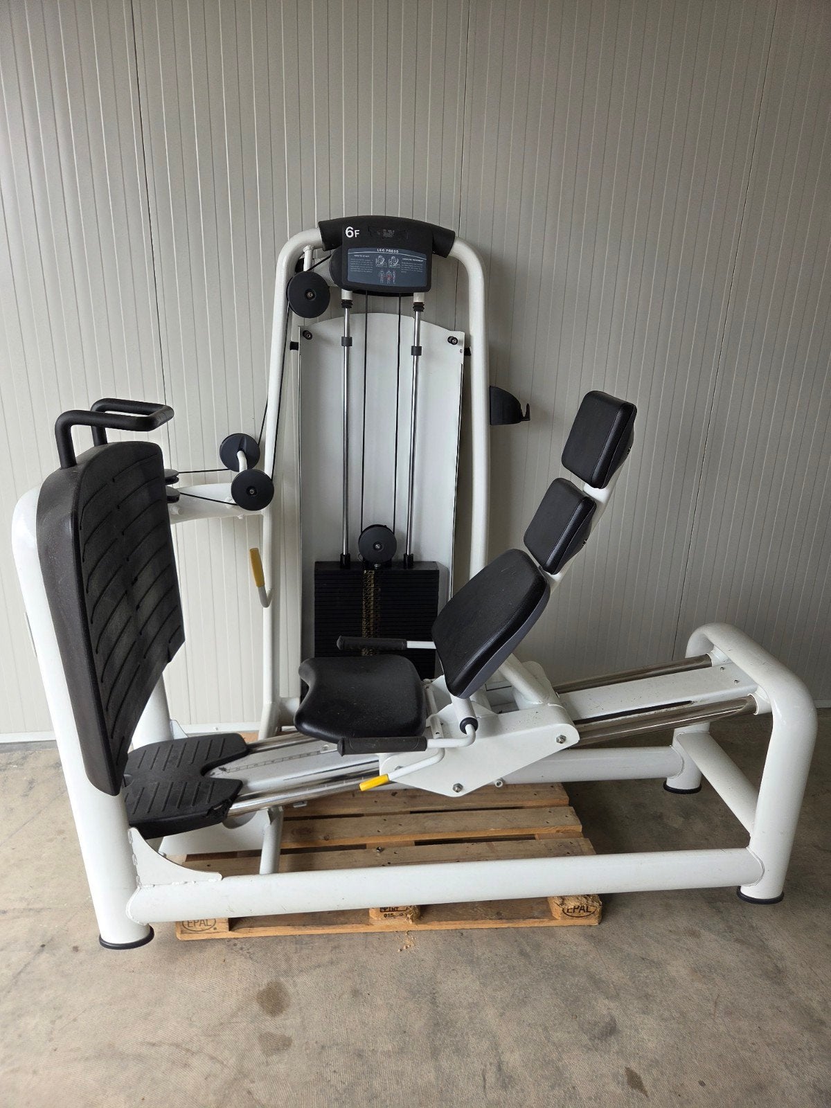 technogym legpress met 145kg steekgewichten, Sport en Fitness, Fitnessmaterialen, Ophalen, Overige typen