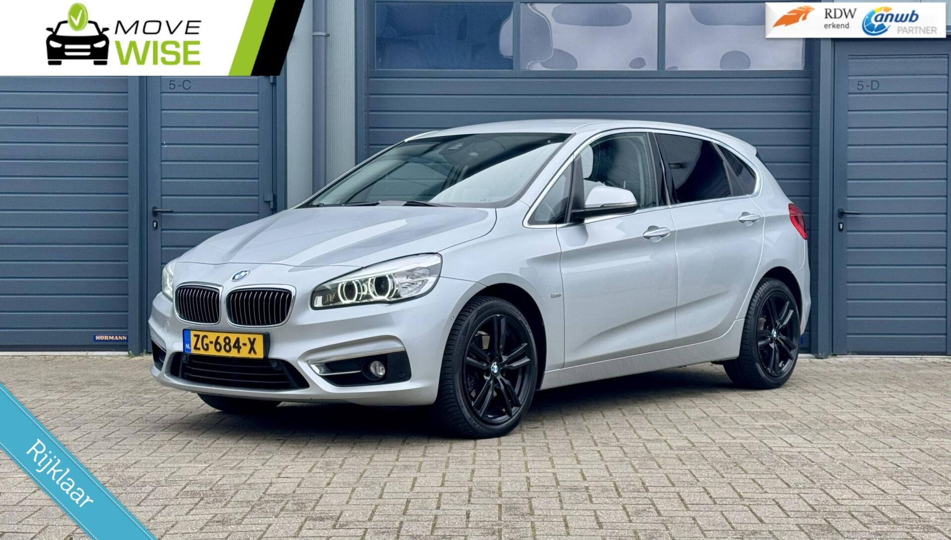 BMW 2-serie Active Tourer 220i 192pk Luxury | AUTOMAAT | Com, 1998 cc, 730 kg, Gebruikt, Automatische klimaatregeling