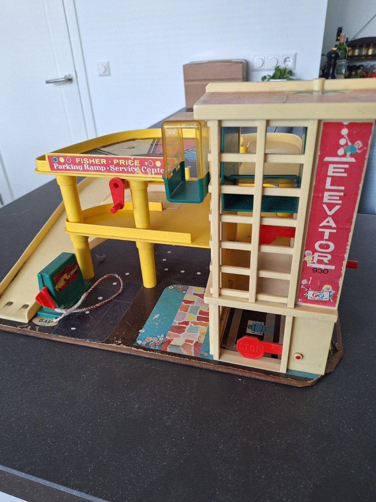 Origineel uit de jaren 70 / 80 Fisher Price garage met lift, Verzamelen, Speelgoed, Ophalen of Verzenden, Gebruikt