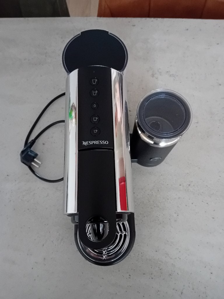 Nespresso citiz platinum & milk., Ophalen, Koffiemachine, Zo goed als nieuw, 1 kopje