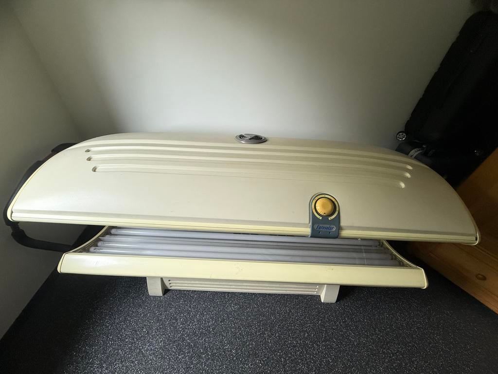 Zonnebank te koop!, Ophalen, Gebruikt, Zonnebank dubbelzijdig, 15 lampen of meer