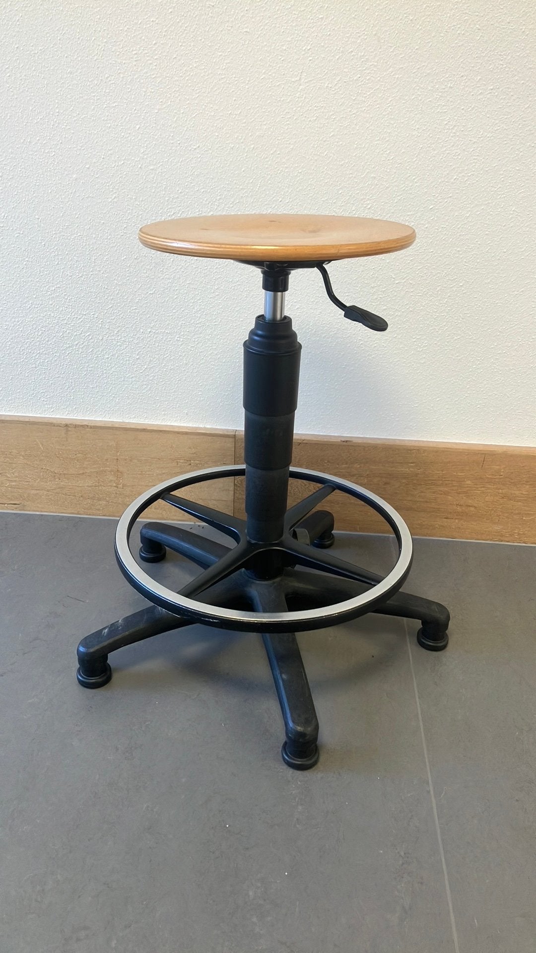 Kruk werkplaatskruk (8 stuks), Ophalen, Zo goed als nieuw, Hout