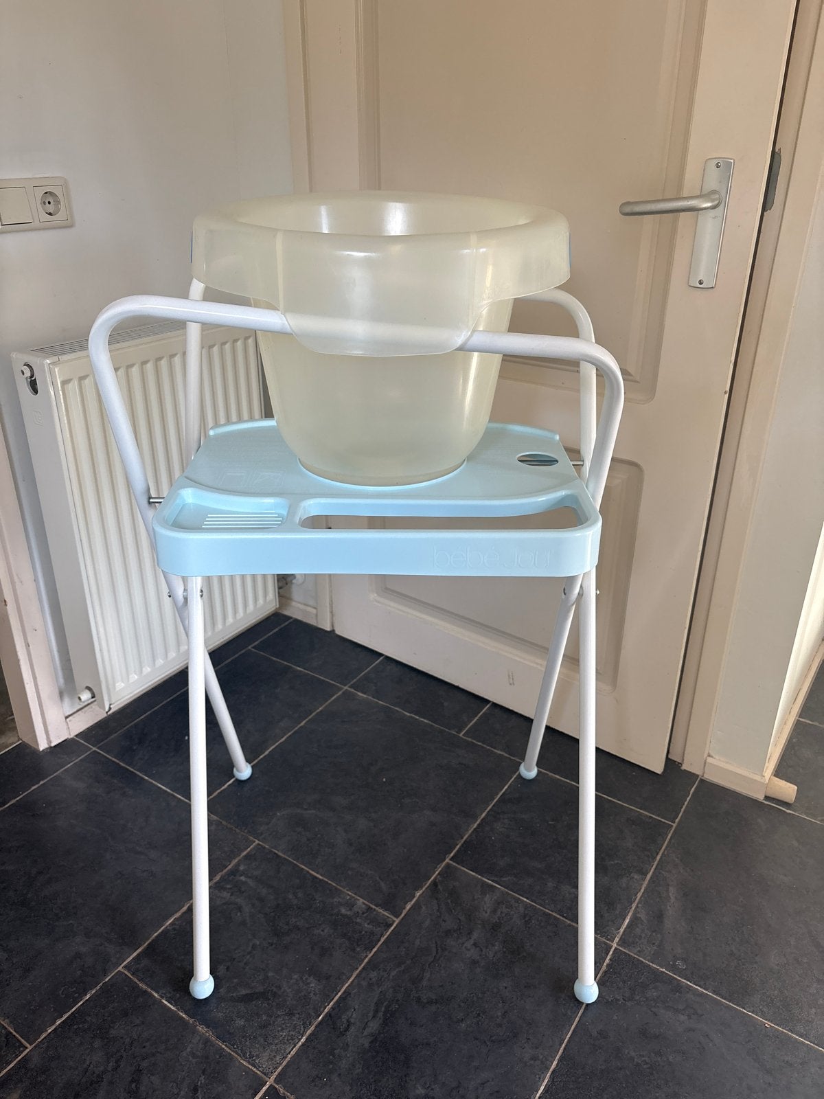 Tummy Tub met standaard - Bébé-jou, Kinderen en Baby's, Badjes en Verzorging, Ophalen, Gebruikt, Tummy Tub, Bébé-jou
