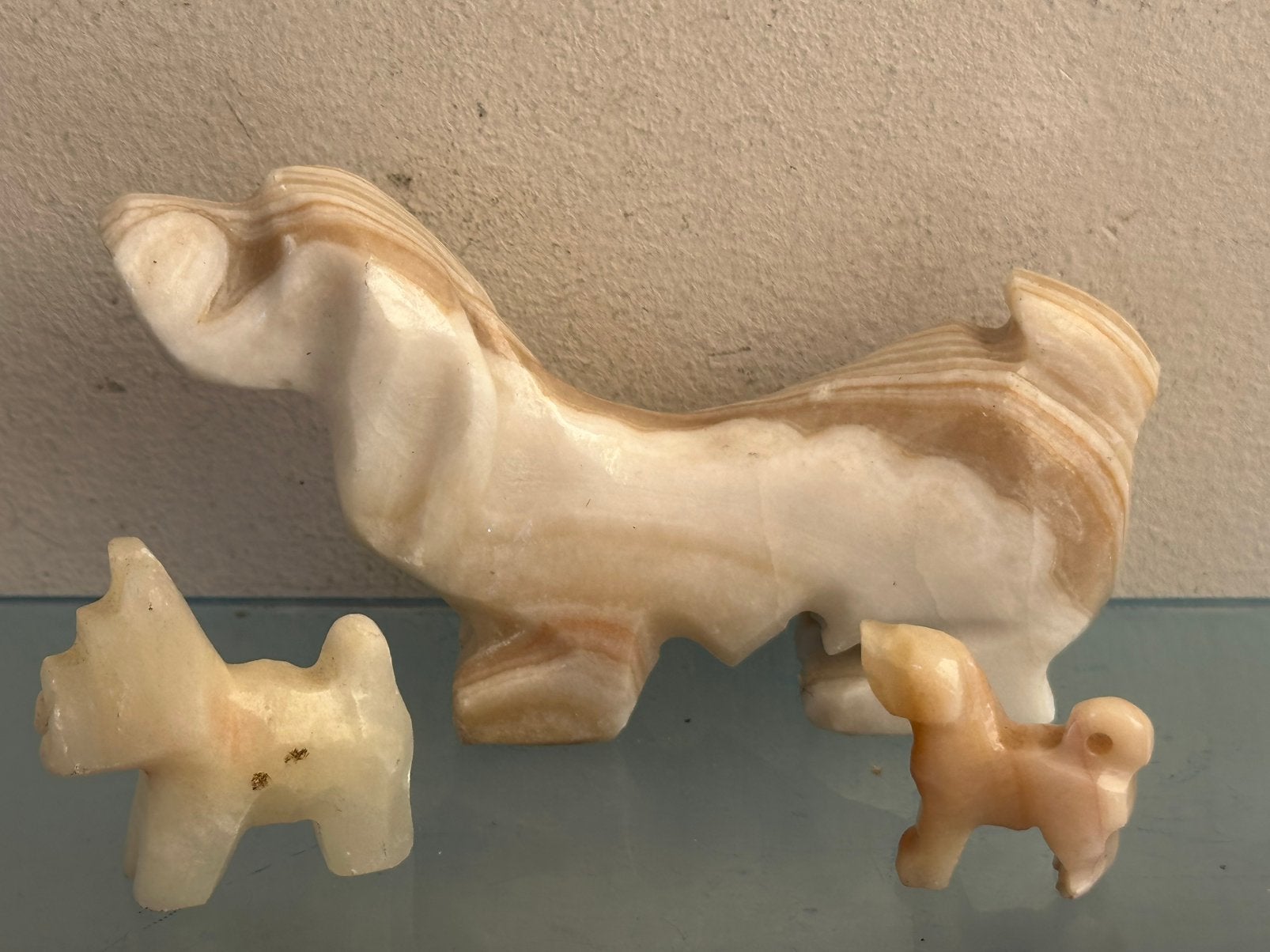 Vintage Onyx half edelsteen Hond beeldjes, Ophalen of Verzenden, Gebruikt, Hond of Kat, Beeldje of Figuurtje