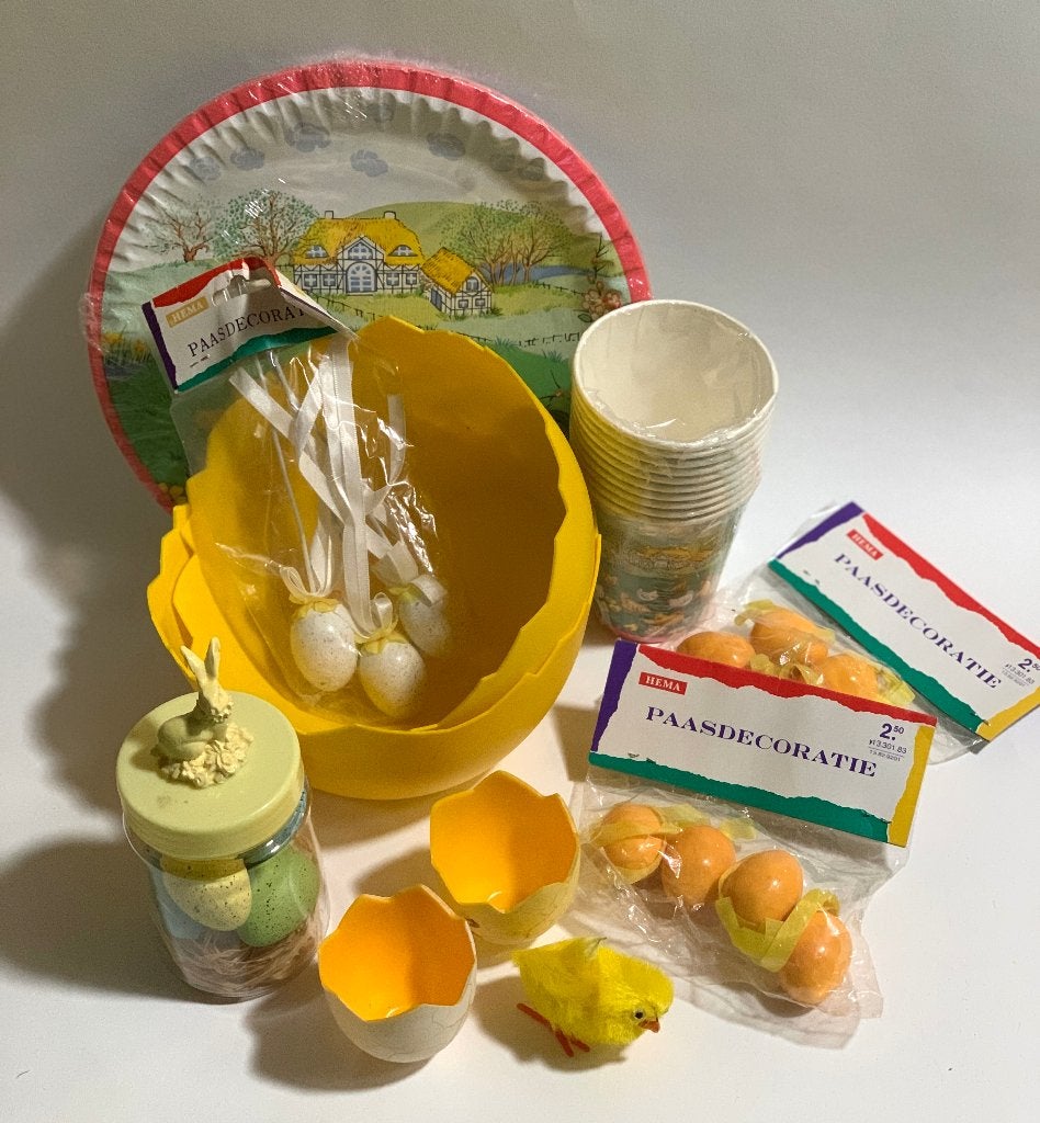 Paasdecoratie Pasen paaseieren papieren bordjes bekers, Ophalen of Verzenden, Zo goed als nieuw