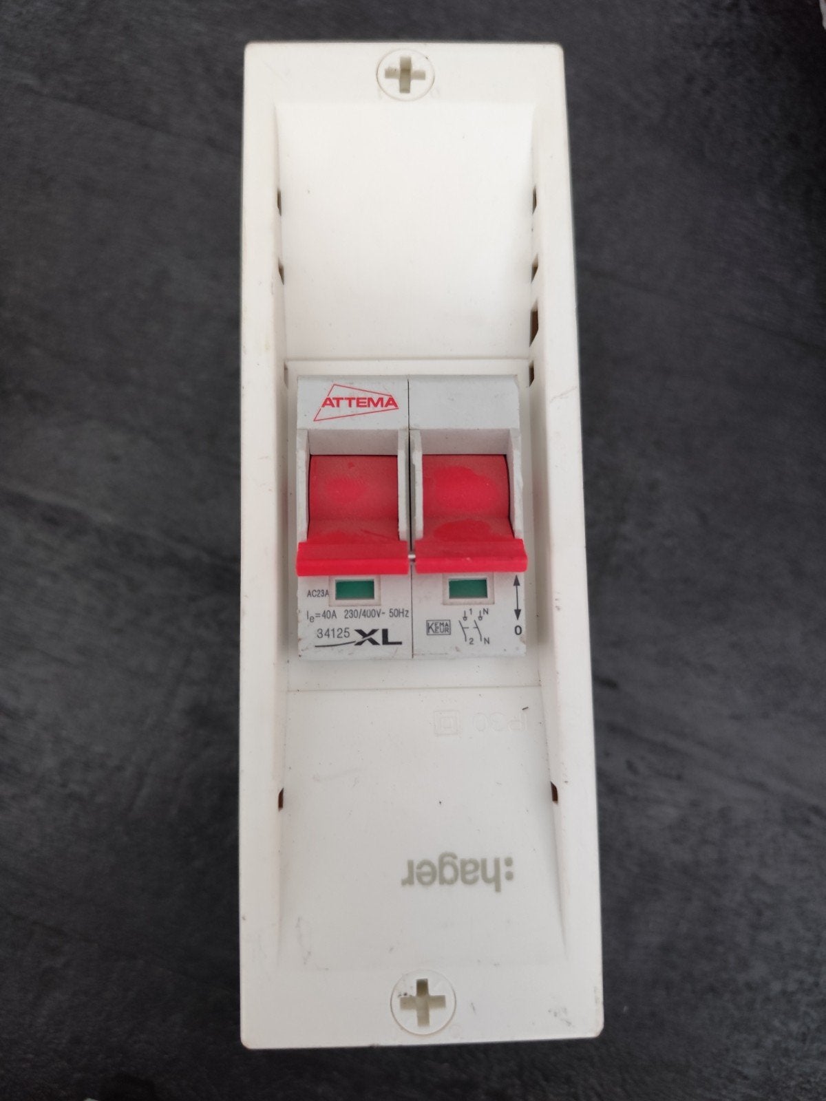 Attema aardlekschakelaar 40A 230/400V, Ophalen of Verzenden, Gebruikt, Attema, Aardlekschakelaar