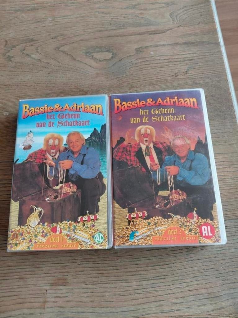 Bassie en Adriaan geheim van de schatkaart deel 1 en 2 vhs, Gebruikt, Alle leeftijden, Kinderprogramma's en -films, Overige typen