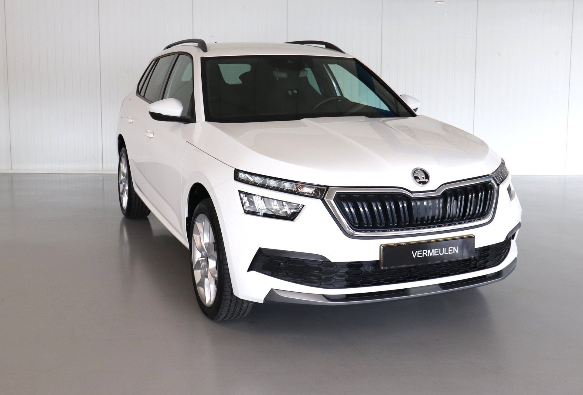 Skoda Kamiq 1.0 TSI Sport Business 110PK rijklaar €19650,-, Auto's, Dealer onderhouden, Gebruikt, Origineel Nederlands, Handgeschakeld