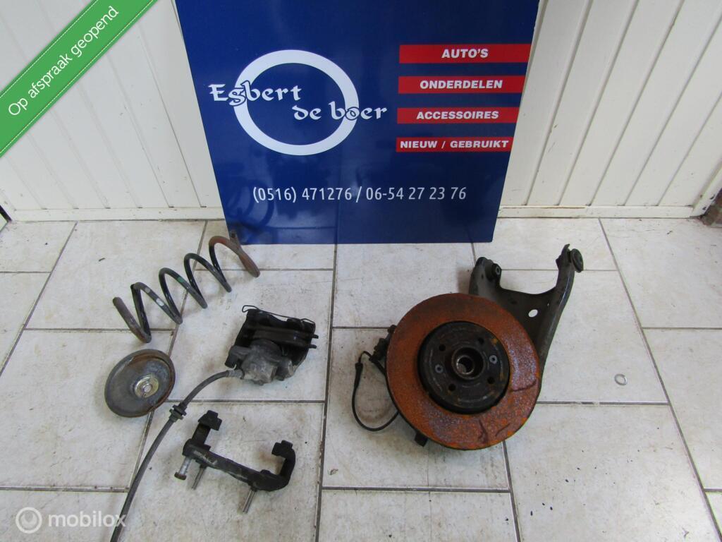 Fusee voorveer remklauw draagarm rechts dacia dokker, Dacia, Gebruikt, Dacia, Ophalen of Verzenden