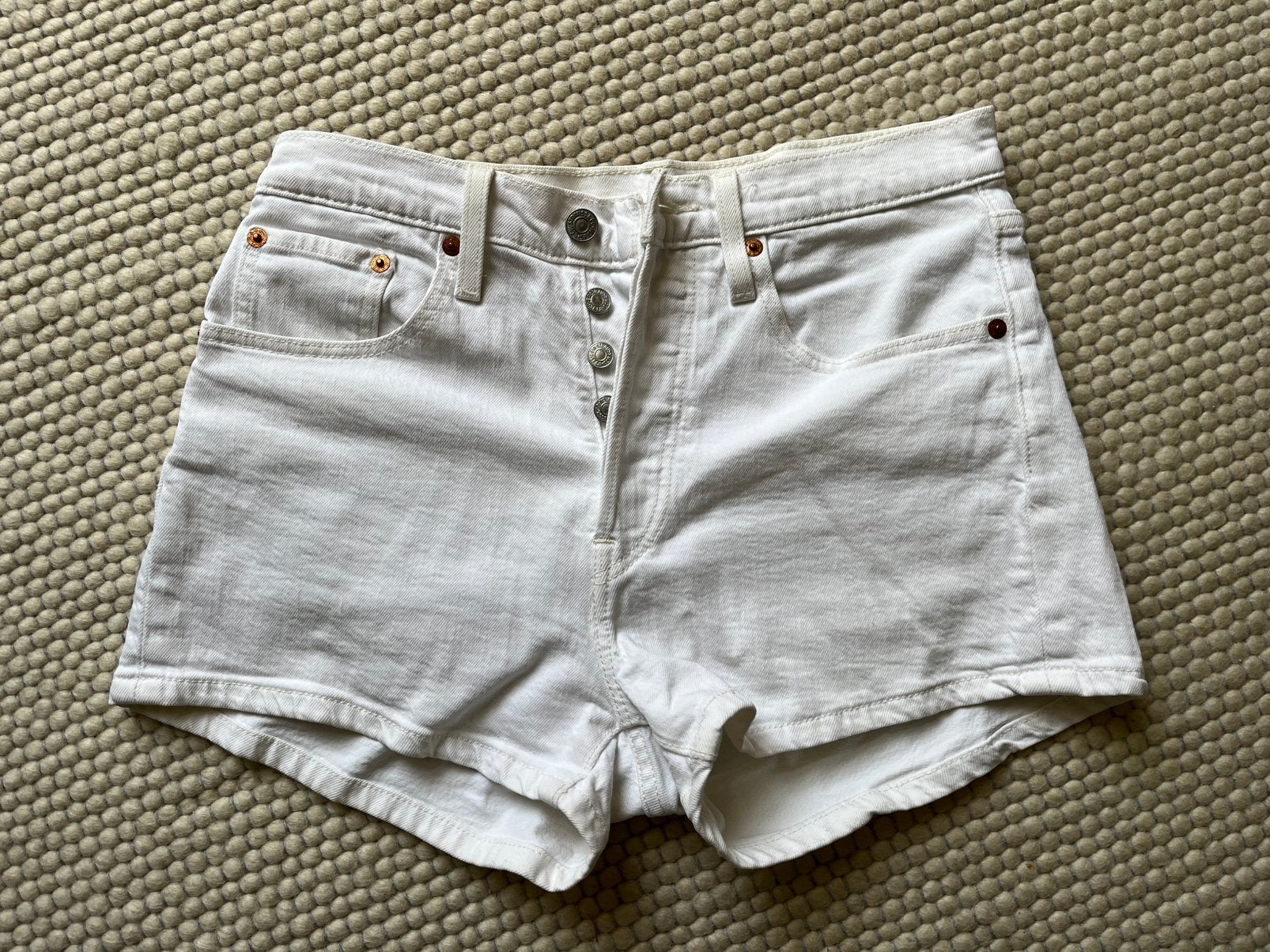 Levi’s broekje, Ophalen of Verzenden, Zo goed als nieuw, Blauw, W27 (confectie 34) of kleiner