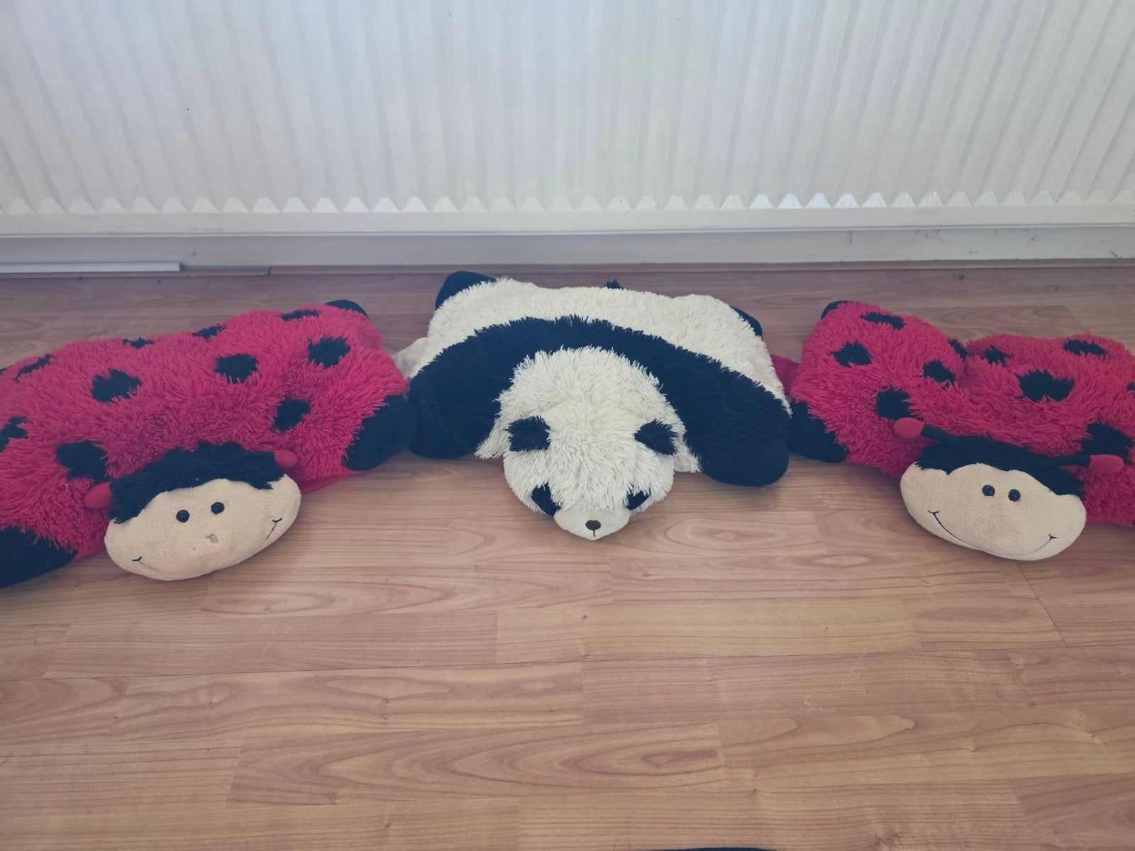 Leuke knuffelkussens: lieveheersbeestjes en panda, Kinderen en Baby's, Speelgoed | Knuffels en Pluche, Gebruikt, Overige typen