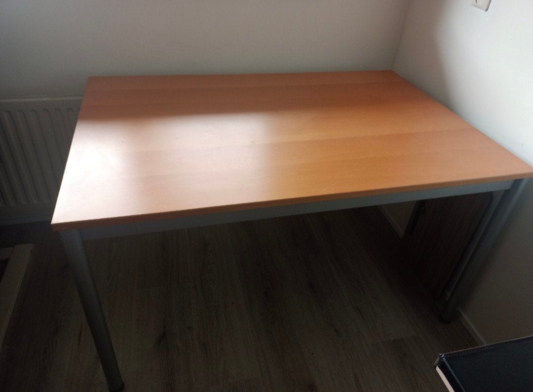 Sturdy work table, Huis en Inrichting, Bureaus, Ophalen, Zo goed als nieuw