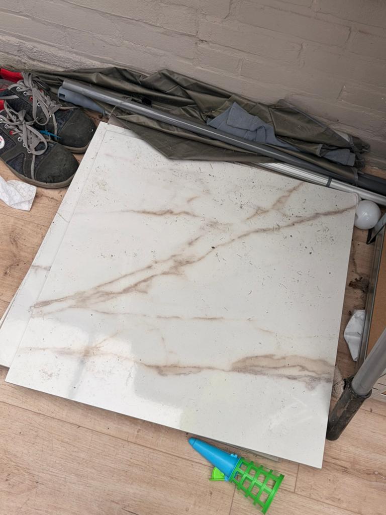 Gratis tegels, Doe-het-zelf en Verbouw, Tegels, Ophalen, 60 cm of meer, Nieuw, Minder dan 5 m²
