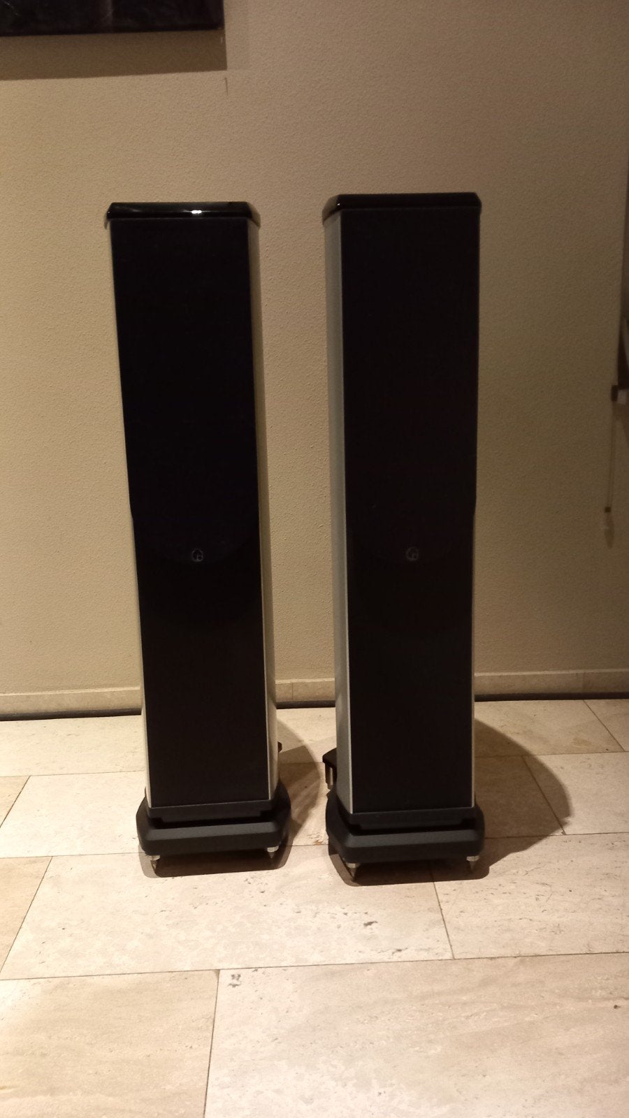 Wilson Benesch act 1.3, Vloerstaande luidspreker, Info@wilson-benesch.com, Wilson Benesch ltd, Zo goed als nieuw