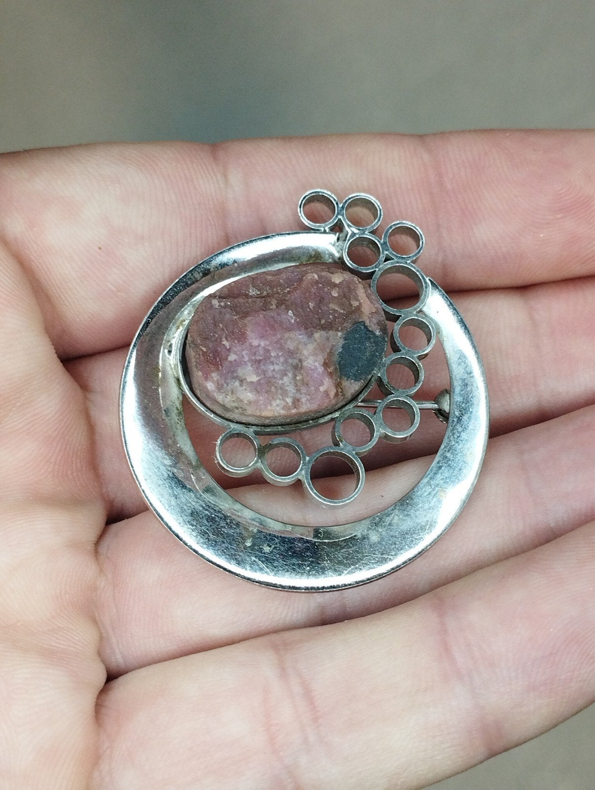 Vintage 835 zilveren broche met rhodonietsteen, Ophalen of Verzenden, Zo goed als nieuw, Zilver, Zilver