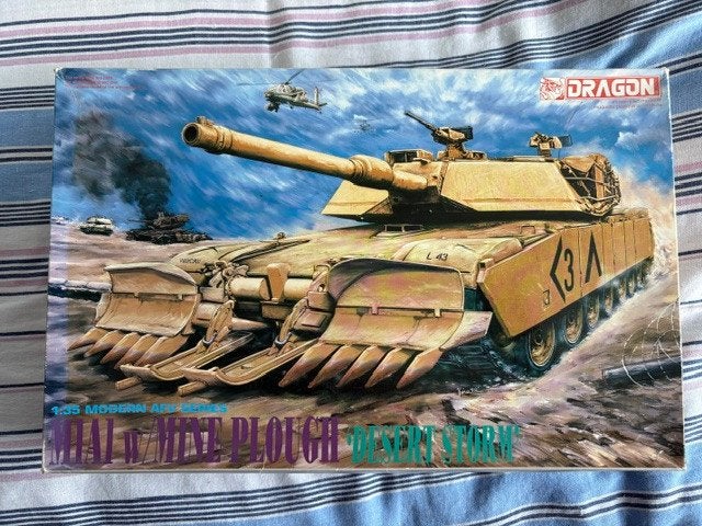 Bouwdoos Dragon 1:35 3516 M1A1 w/Mine Plugh 'Desert Storm', Overige merken, Tank, 1:32 tot 1:50, Nieuw