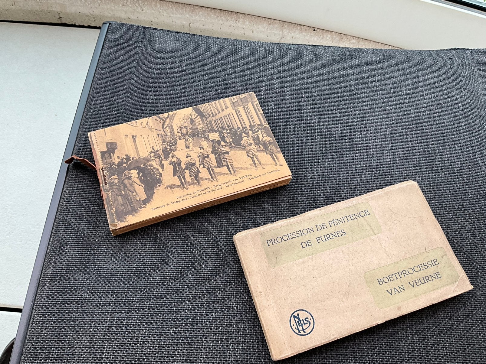 set van 2 antieke postkaartboekjes Boetprocessie Veurne, Ophalen of Verzenden