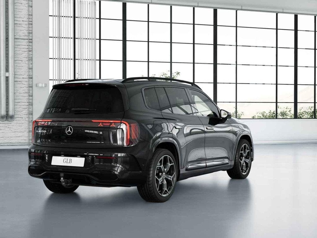 Mercedes-Benz GLB electric 250+ Business Solution AMG 85.5 k, Auto's, Mercedes-Benz, Achterwielaandrijving, Zwart, 607 km, Zwart