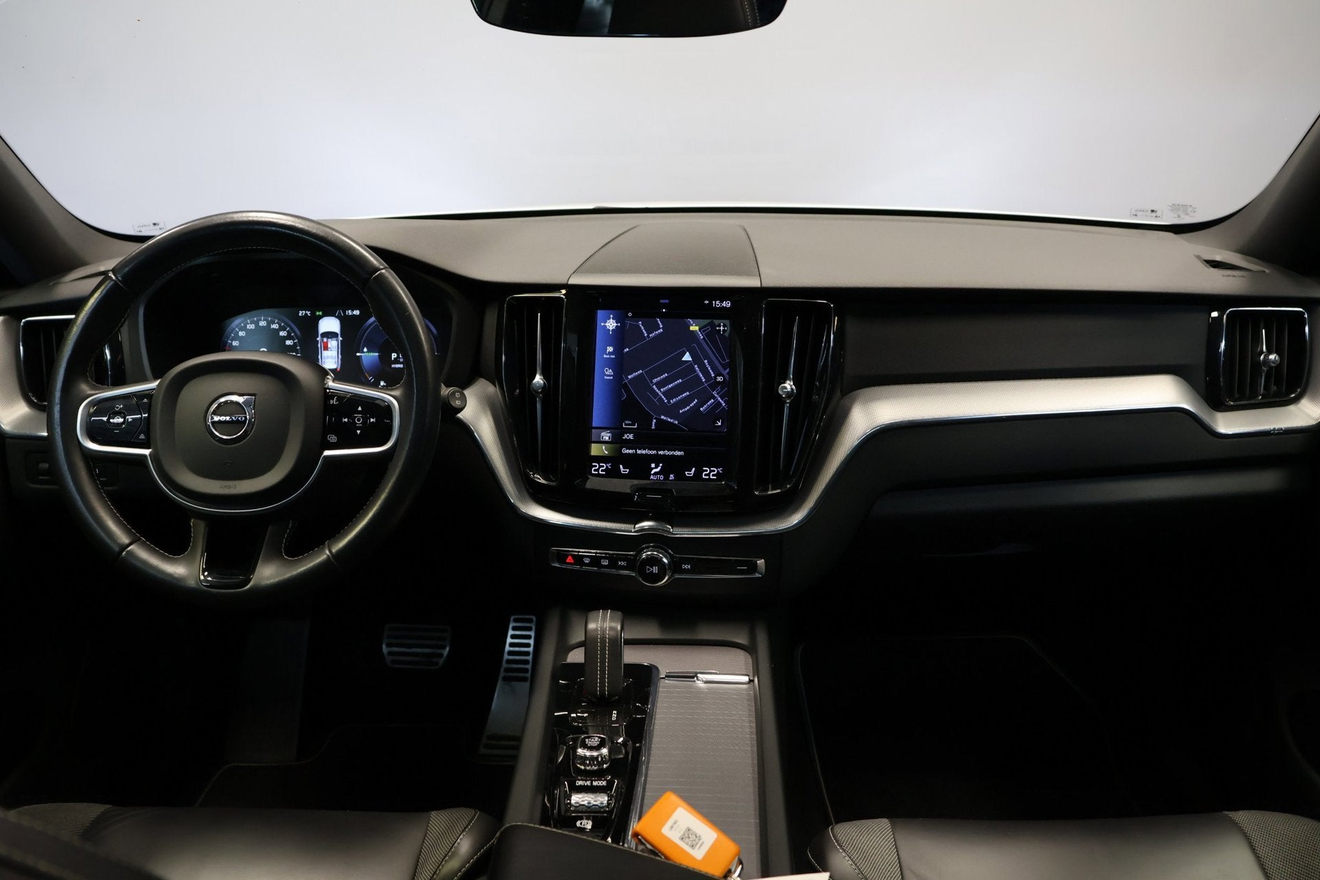 Volvo XC60 2.0 Recharge T8 AWD R-Design |Panoramadak|, Automaat, Gebruikt, 1969 cc, 138 €/maand