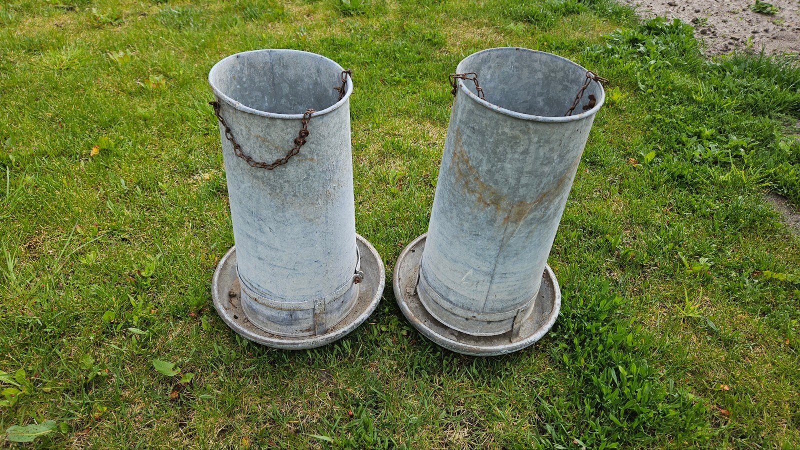 Mooie voerbakken voor kippen of planten in te zetten, Ophalen, Rond, Minder dan 30 cm