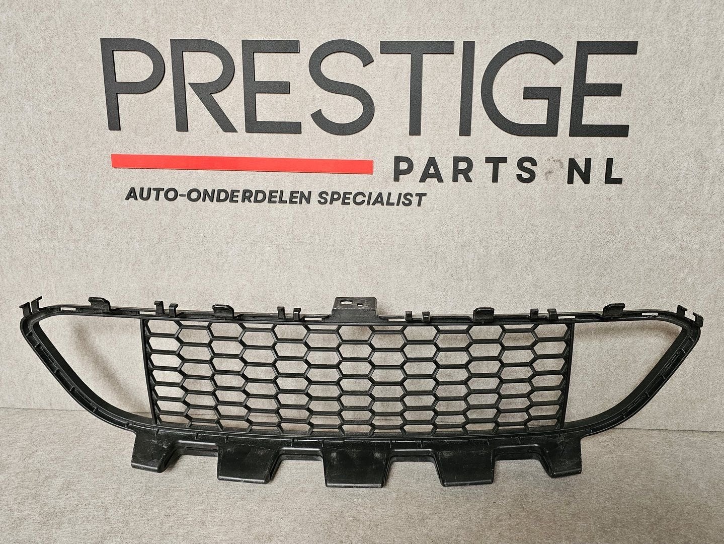 Midden Rooster BMW 3 Serie F30 F31 M Pakket 51118054136 ORIG, Gebruikt, -, Voor, Ophalen of Verzenden