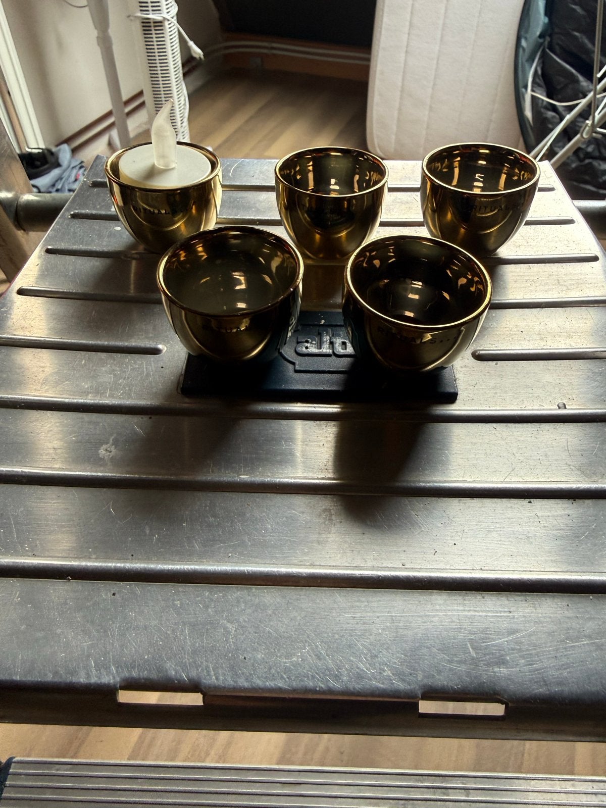 Rituals theelichthouders goudkleurig (5 stuks), Gebruikt, Waxinelichthouder, Ophalen of Verzenden, Rituals