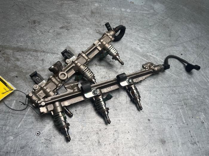 Injector (benzine injectie) van een Lexus IS 300, Gebruikt, -, -, -