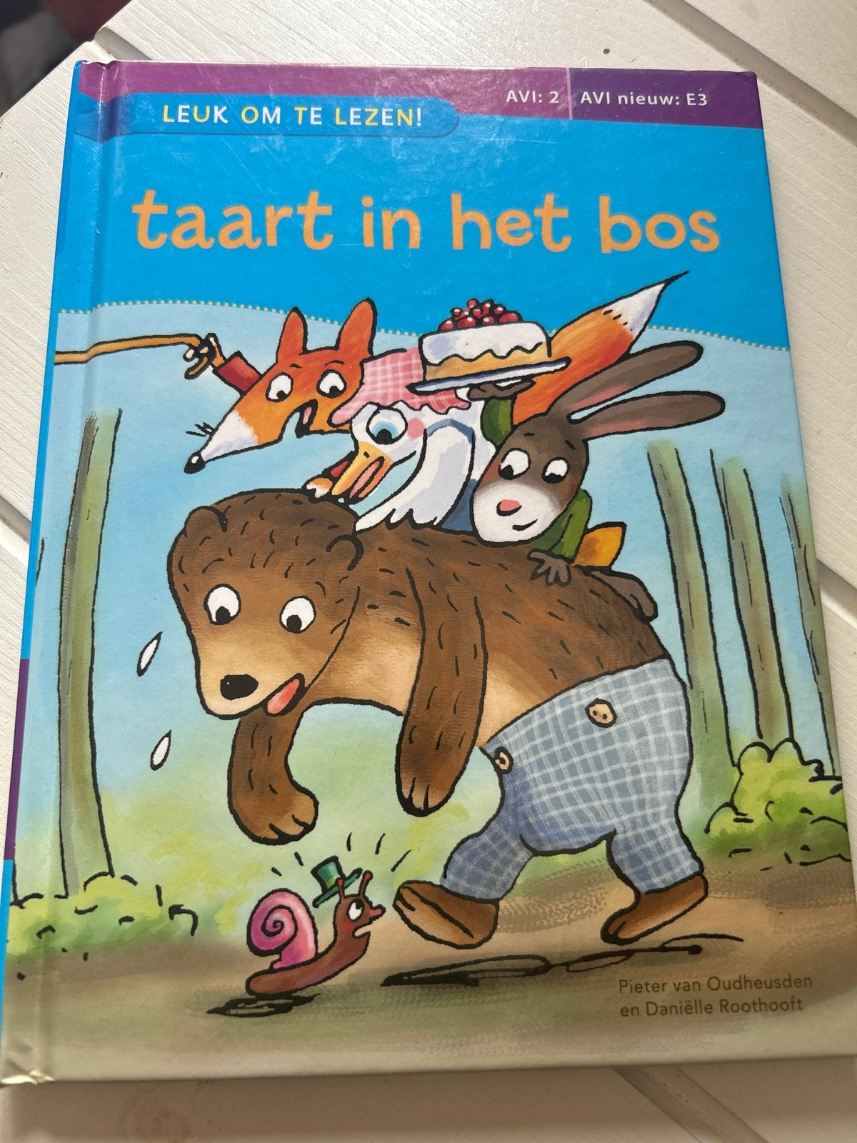 Taart in het bos - AVI E3 leesboekje, Ophalen of Verzenden, Zo goed als nieuw, Fictie algemeen