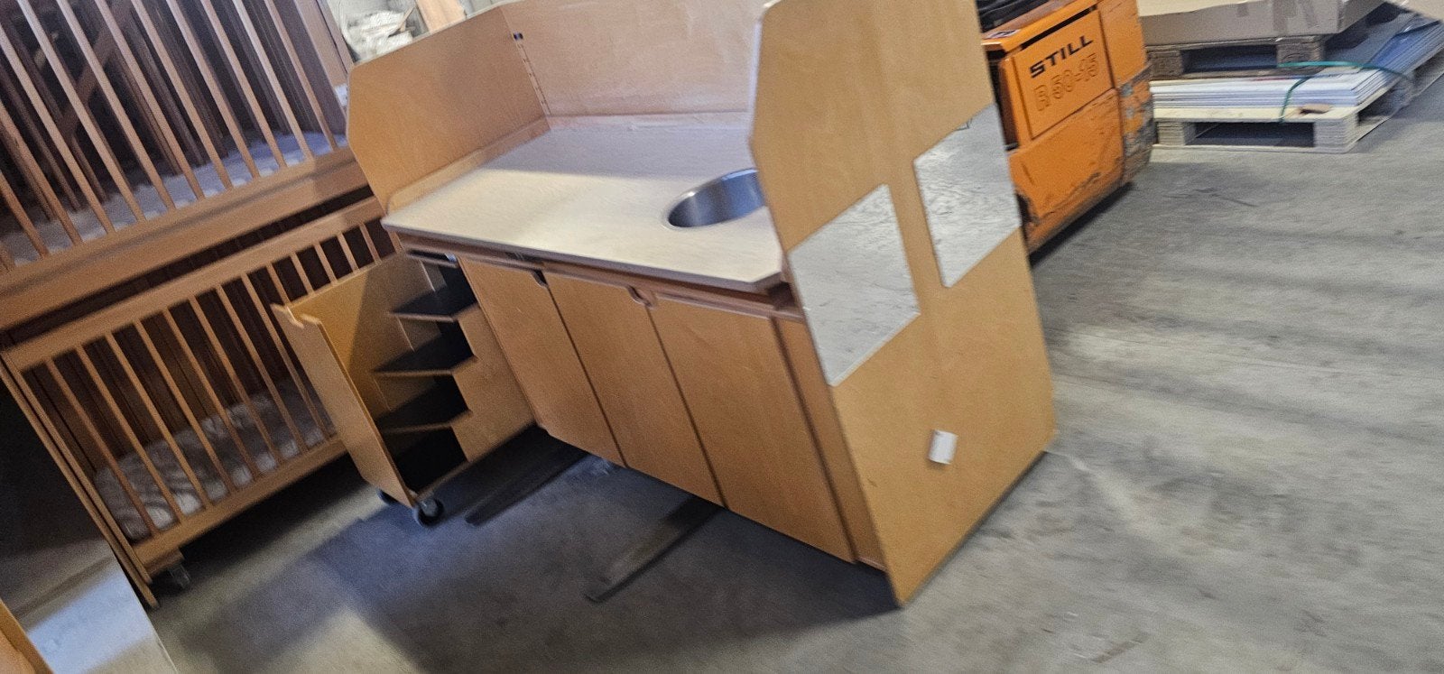 commode elektrische verschoontafel verstelbaar kinderopvang, Ophalen of Verzenden, Jongetje of Meisje