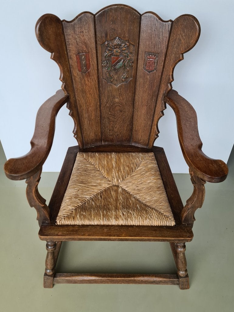 heraldische coat of arms stoel antieke houten wapen armstoel, Ophalen
