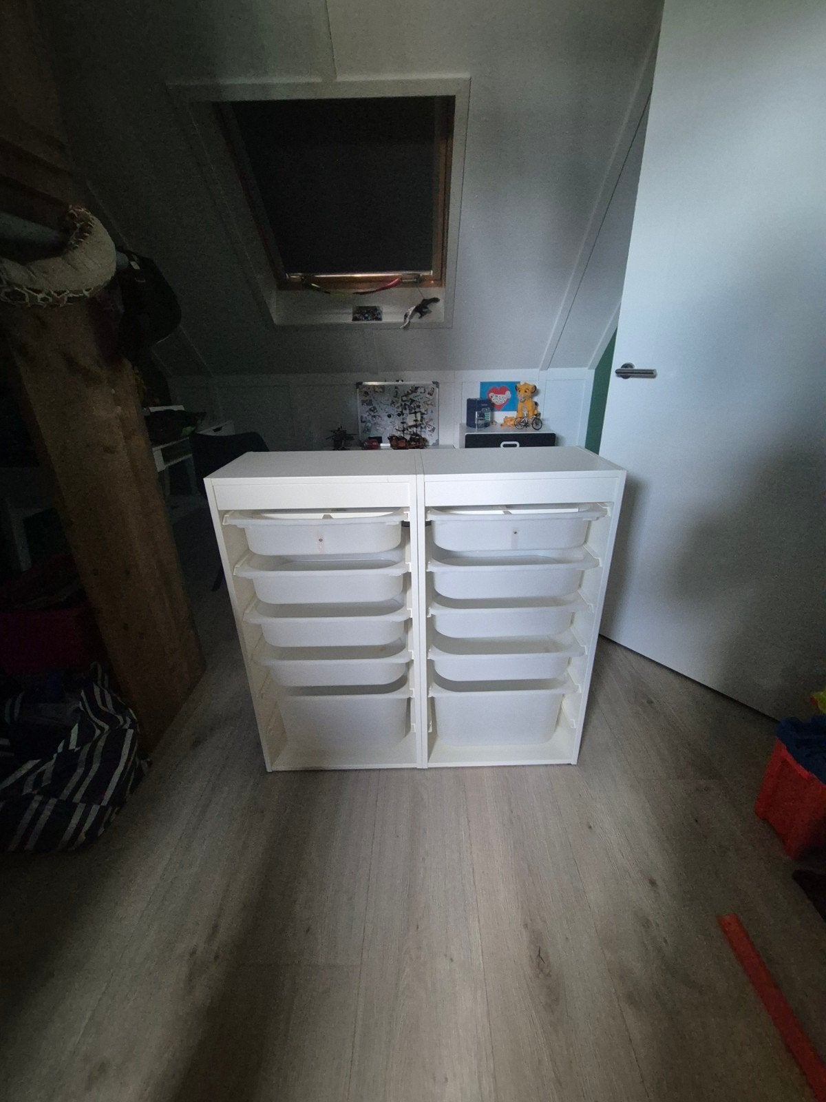 Opbergkast met bakken, Ophalen