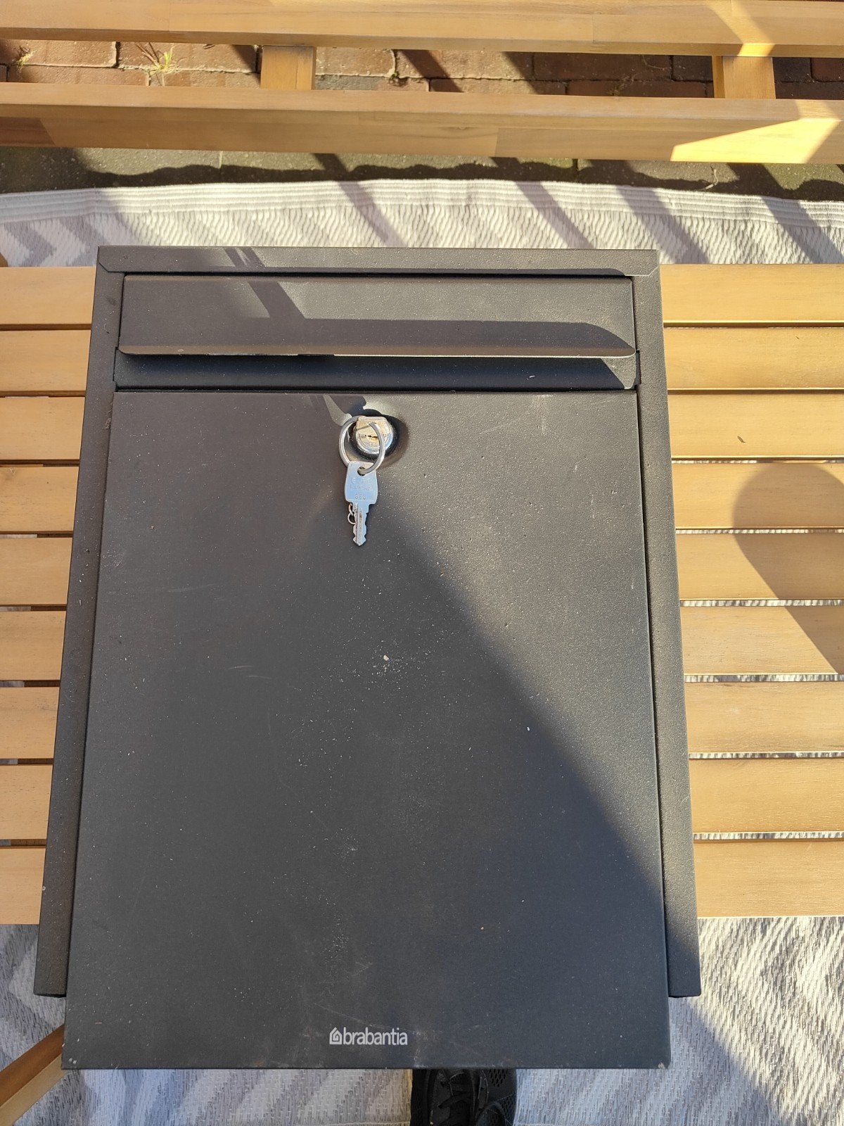 Brabantia wandbrievenbus met sleutel, antraciet, Ophalen of Verzenden