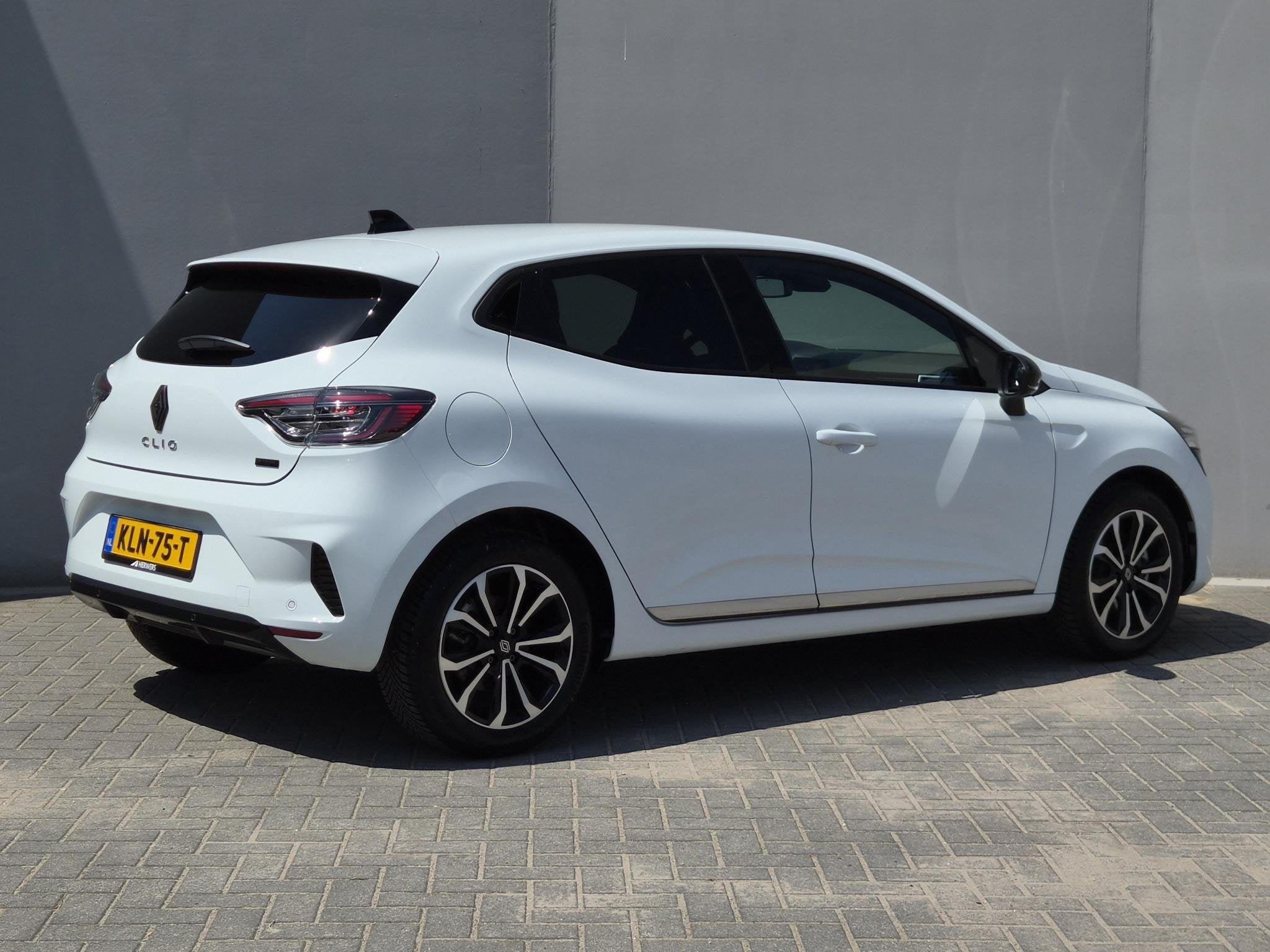 Renault Clio 1.6 E-Tech Full Hybrid 145 techno / Fabrieksgar, Auto's, Automatische klimaatregeling, Gebruikt, Euro 6, Leder en Stof