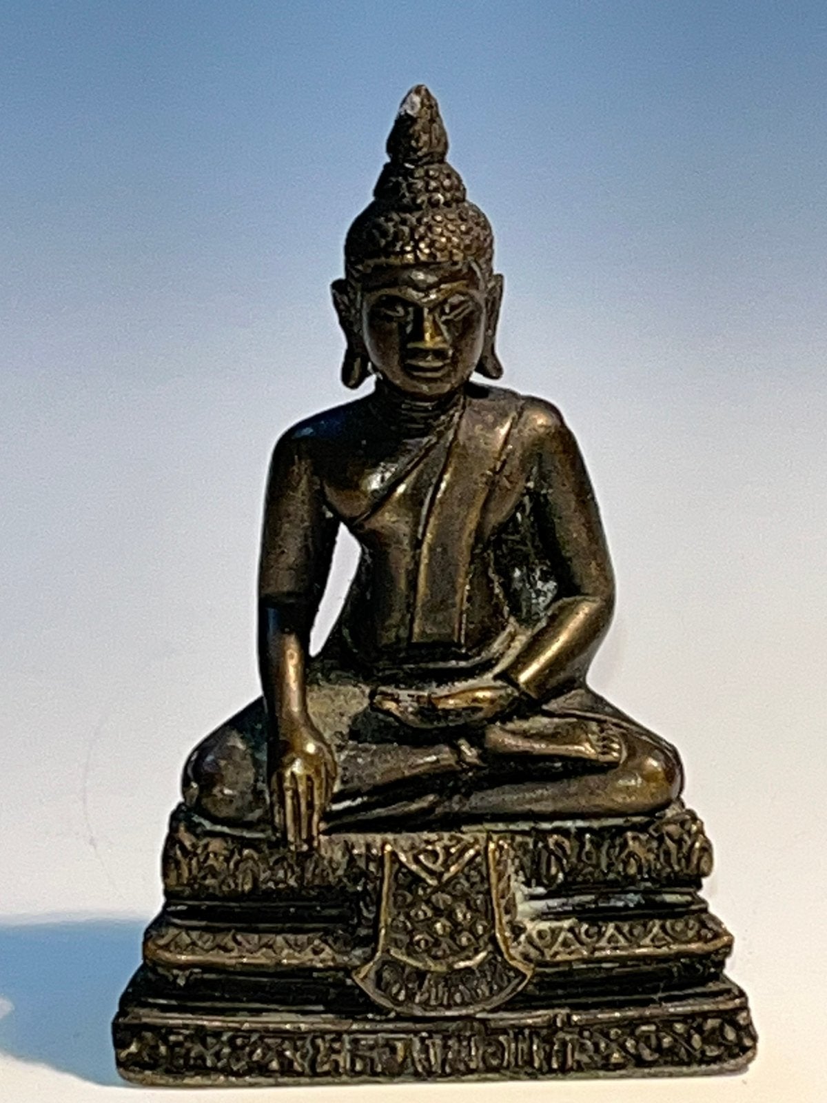 Oude reisaltaar BUDDHA miniatuur bronzen beeld Boeddha Thai, Ophalen of Verzenden, Zo goed als nieuw