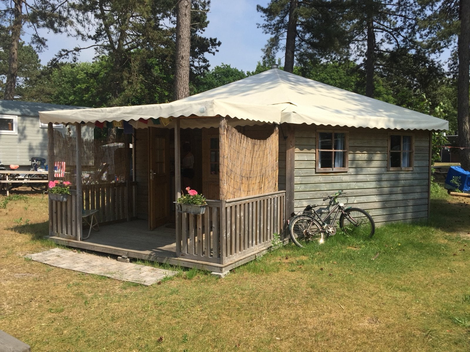 Slingerland tenthuisje met 2 slaapkamers en keuken