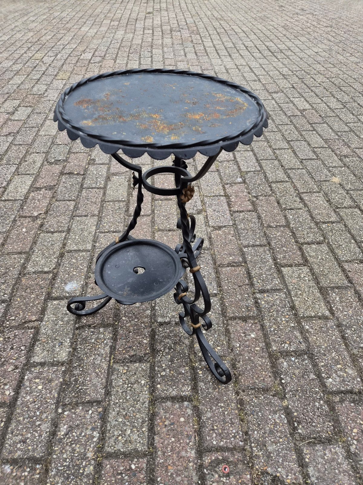 Decoratieve ijzeren plantentafel - Vintage stijl, Tuin en Terras, Ophalen, Gebruikt, Rond