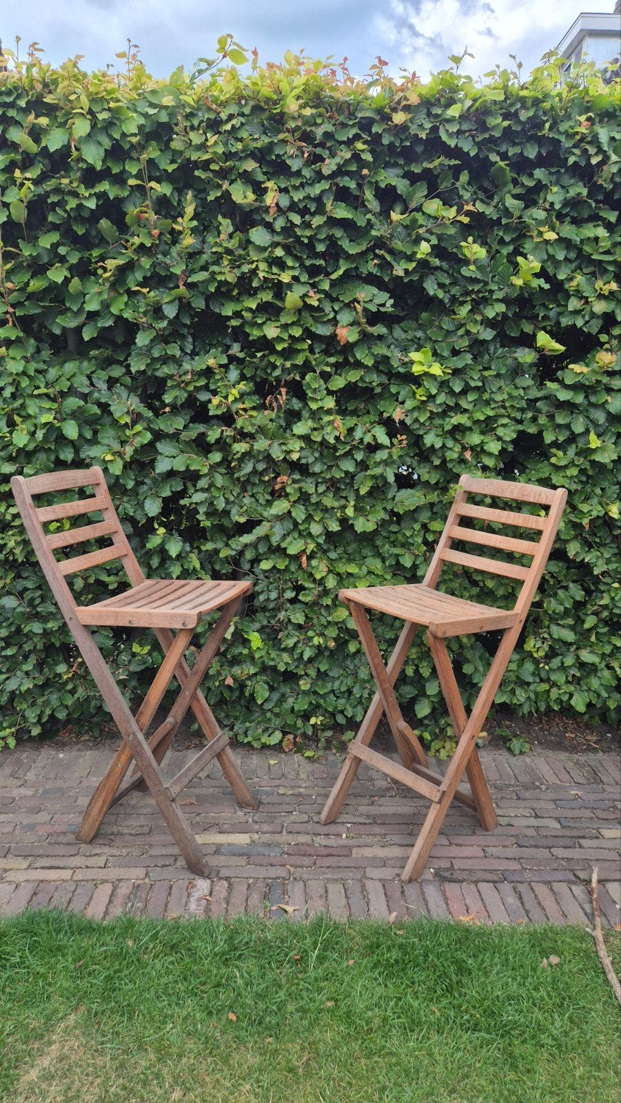 2x hardhouten inklapbare bar tuinstoelen, Ophalen, Gebruikt, Hout, Inklapbaar
