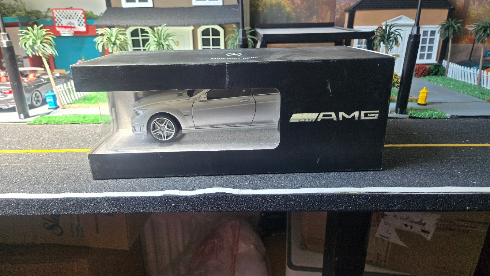 Autoart Mercedes Benz CL63 AMG 1:18 Dealer Model, Hobby en Vrije tijd, Modelauto's | 1:18, Ophalen of Verzenden, Zo goed als nieuw