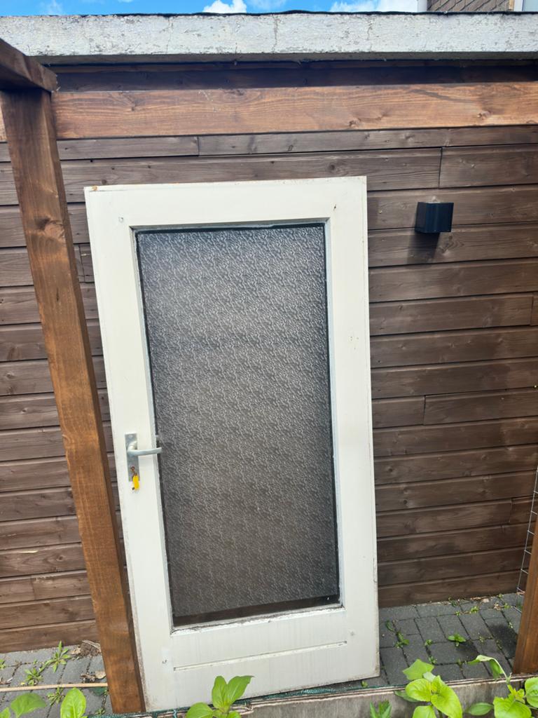 Gratis Hardhouten Buitendeur - 198x96x4cm, Doe-het-zelf en Verbouw, Deurkozijn, Zo goed als nieuw, Hout, Ophalen