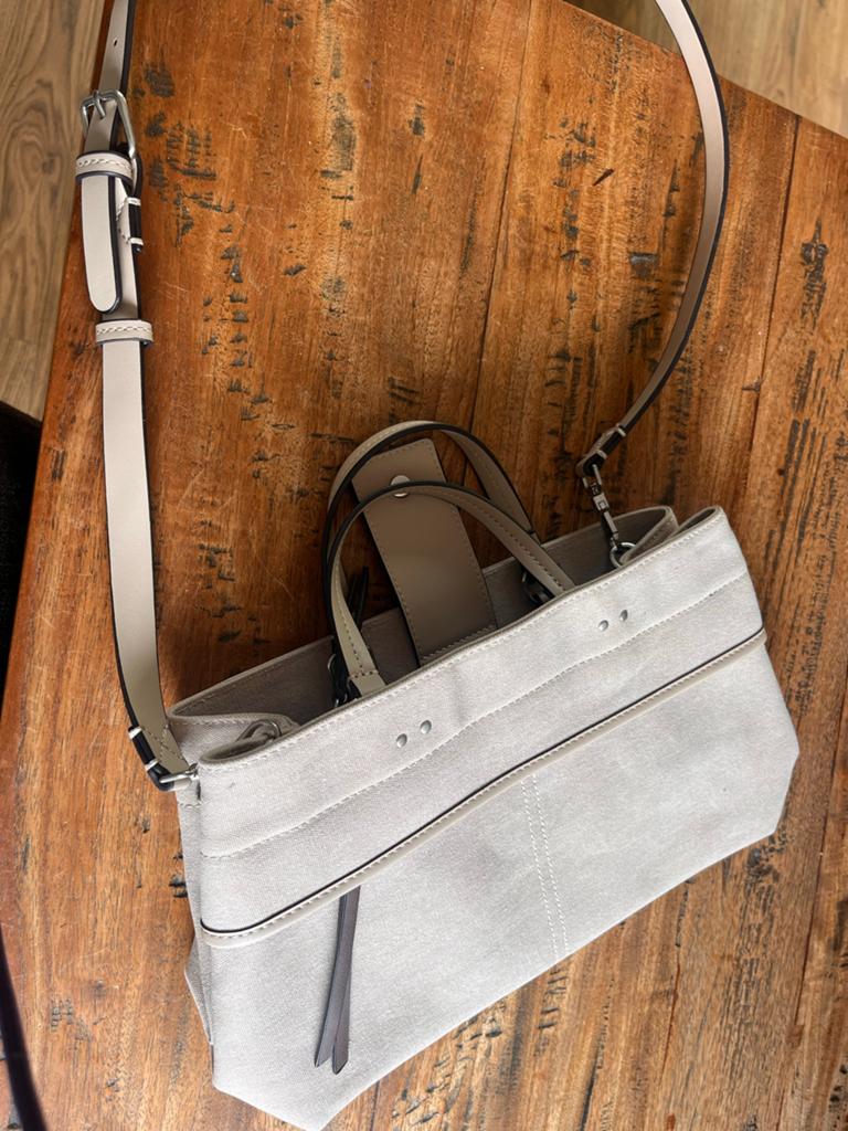 Stijlvolle suède handtas/schoudertas - Zo goed als nieuw, Sieraden, Tassen en Uiterlijk, Tassen | Damestassen, Ophalen of Verzenden