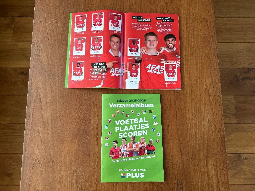 2x volledig compleet verzamelalbum voetbalplaatjes Plus, Verzamelen, Supermarktacties, Plus, Ophalen of Verzenden