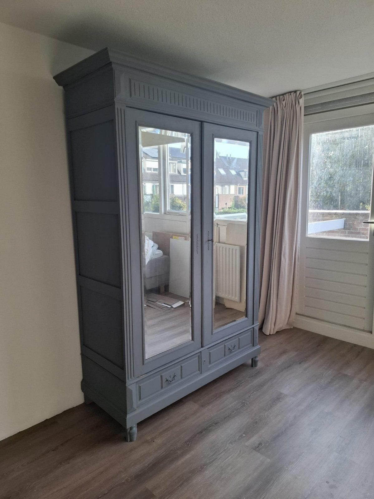 Landelijke kledingkast, Huizen en Kamers