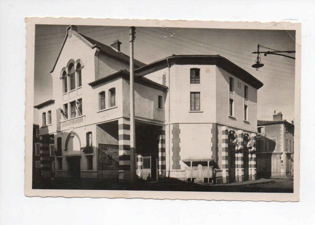 Frankrijk. Oude ansichtkaart Lezoux - Maison du Peuple, Ophalen of Verzenden, 1940 tot 1960, Gelopen, Zuid-Holland