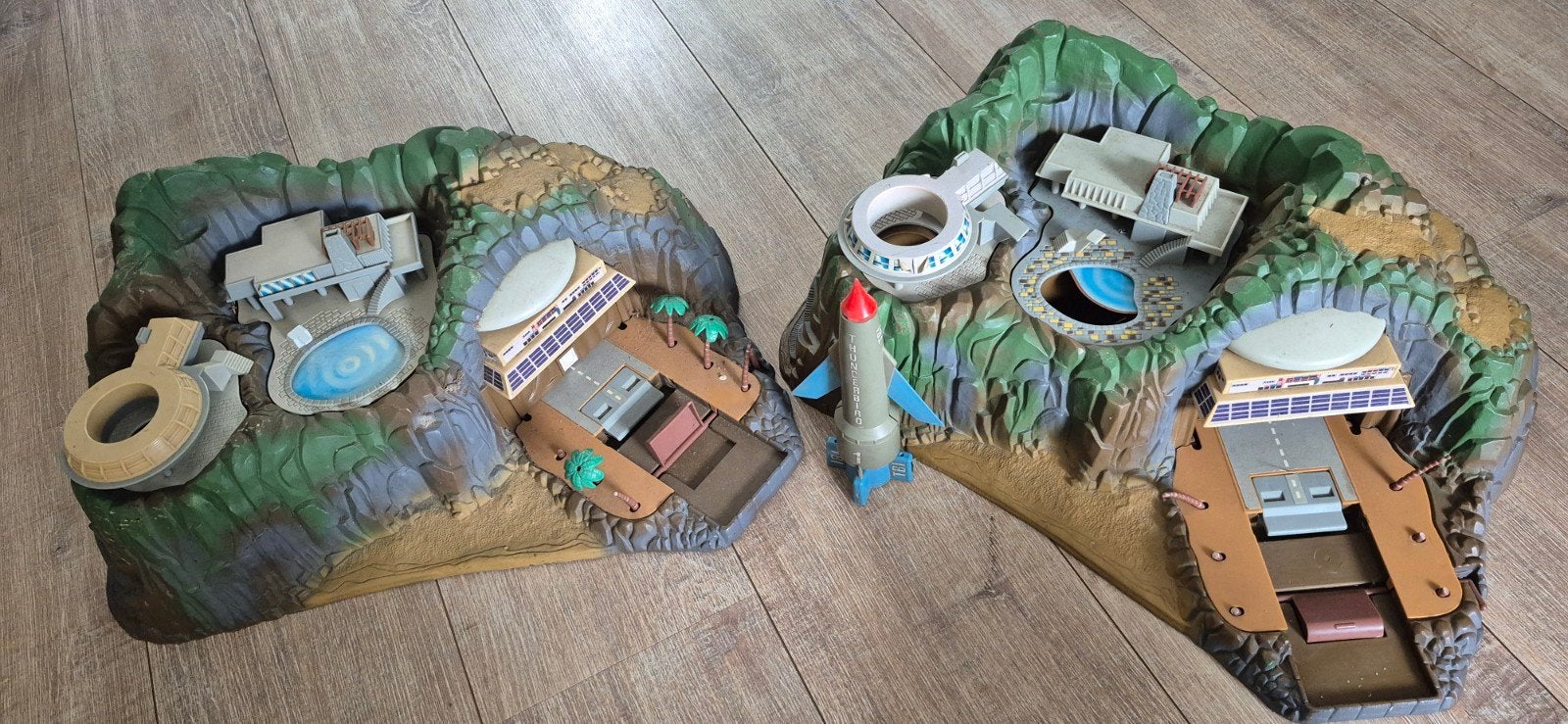 Thunderbirds Tracy Island Speelset 2x plus raket, Ophalen of Verzenden, Gebruikt