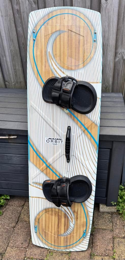 Kiteboard Naish Orbit. 2024. Twintip. 152 x 45, Watersport en Boten, Kitesurfen, Ophalen, Twintip, Kiteboard, Zo goed als nieuw