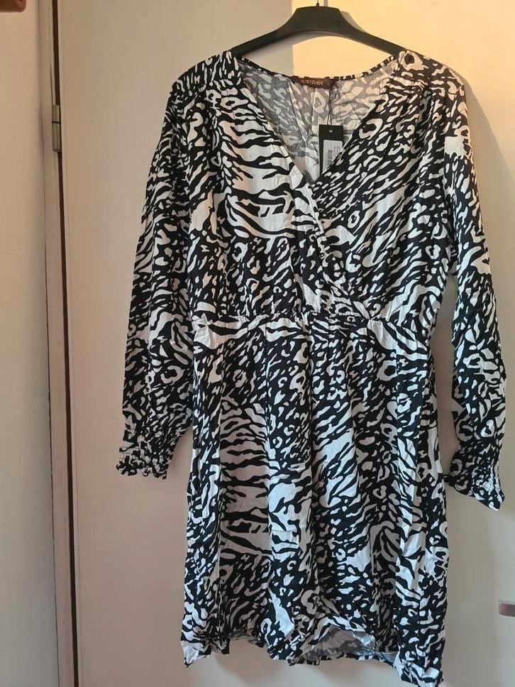 Supertrash Jurk maat L, Supertrash, Zwart, Maat 42/44 (L), Nieuw