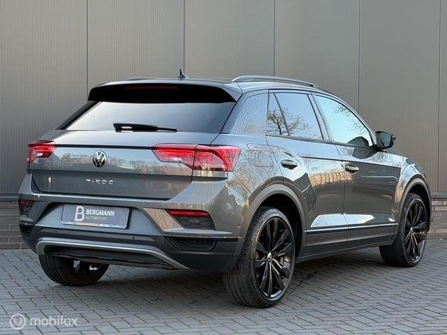 Volkswagen T-Roc 1.5 TSI Black Edition|Pano|Virtual|Beats| T, 4 cilinders, Leder en Stof, Automatische klimaatregeling, Bedrijf