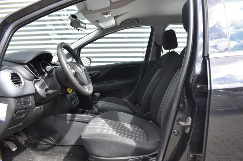 Fiat PUNTO 1.2 ACTIVE / 5 DEURS / AIRCO, Auto's, Fiat, Voorwielaandrijving, 40 €/maand, 1242 cc, 4 cilinders